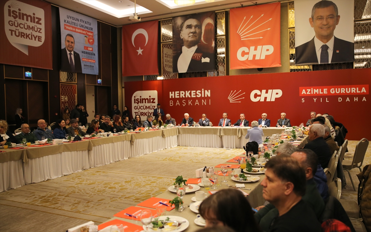 Antalya Büyükşehir Belediye Başkanı ve CHP'nin adayı Böcek, projelerini anlattı: