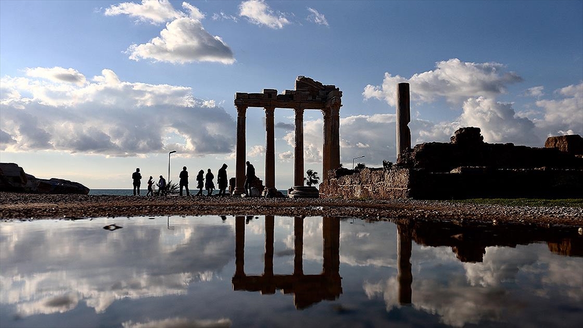 Turist sayısı ve turizm gelirinde geçen yıl tüm zamanların rekor