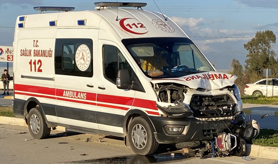 ANTALYA (AA) – Antalya'nın Serik ilçesinde ambulans ile çarpışan motosikletin