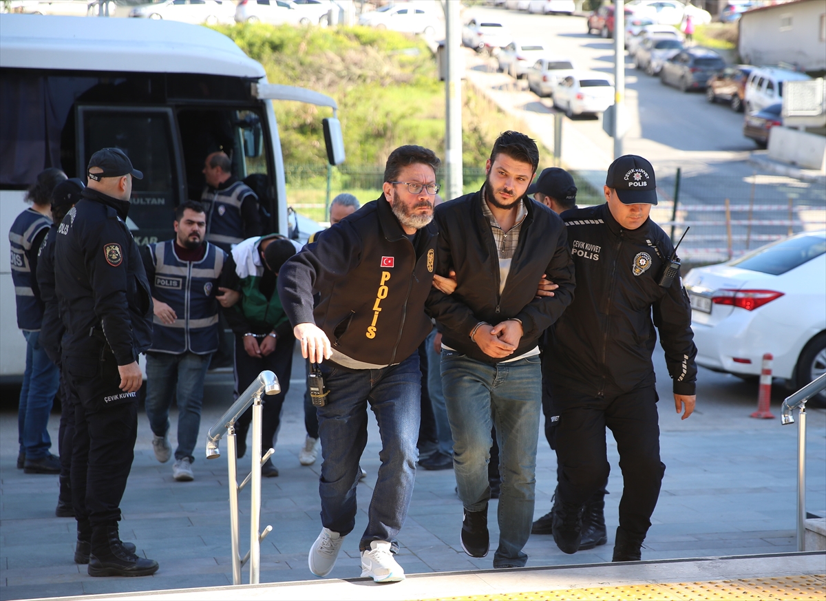 Antalya'da bir kişinin öldüğü silahlı kavgaya ilişkin 11 zanlı yakalandı