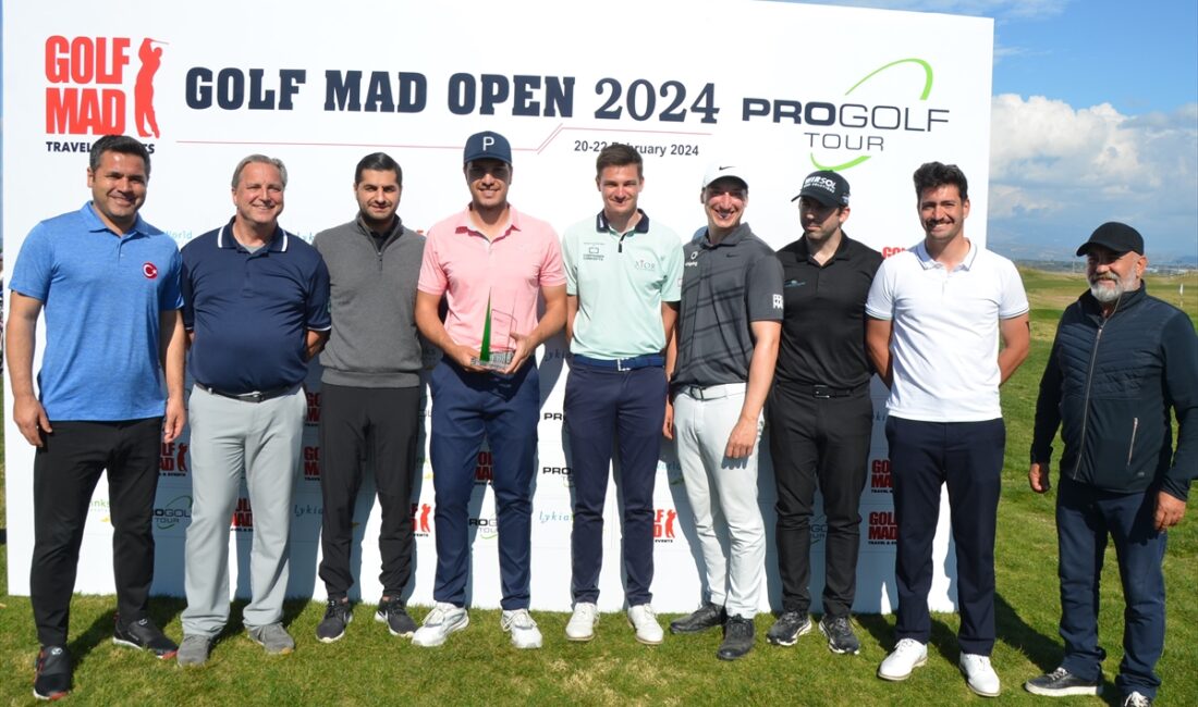 ANTALYA (AA) – Antalya'nın Manavgat ilçesinde düzenlenen "Pro Golf Tour"