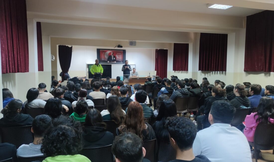 ANTALYA (AA) – Antalya'da polis sorumluluk bölgesindeki okullara "güvenli okullar"