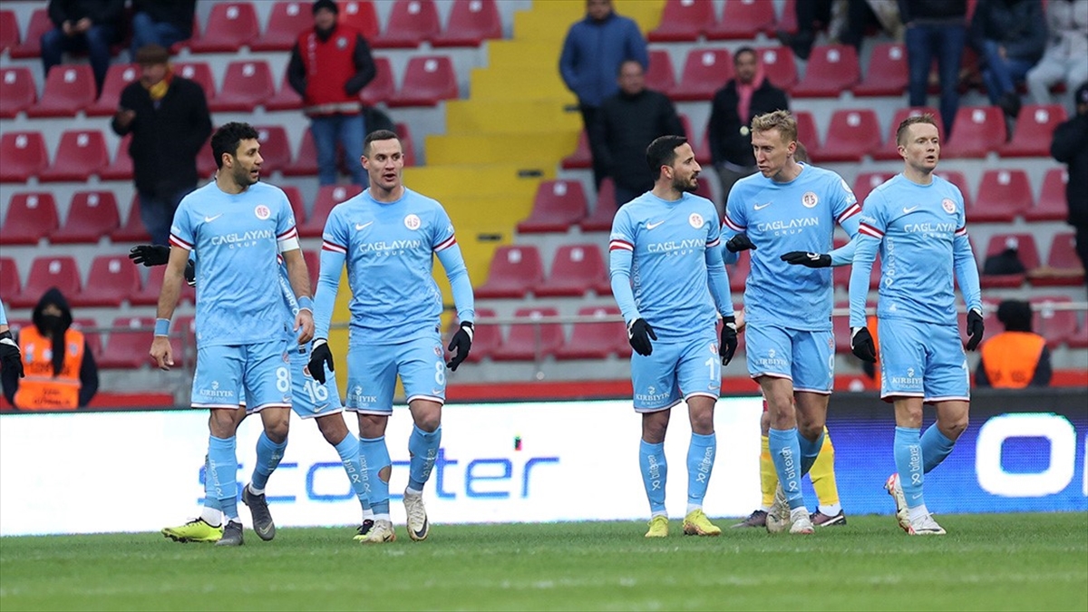 Trendyol Süper Lig'in 24. haftasında 3 Şubat Cumartesi günü lider