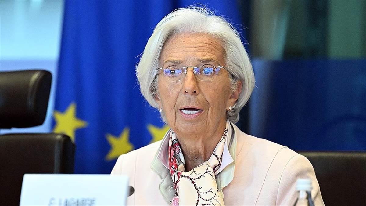 Avrupa Merkez Bankası (ECB) Başkanı Christine Lagarde, enflasyonda düşüş sürecinin