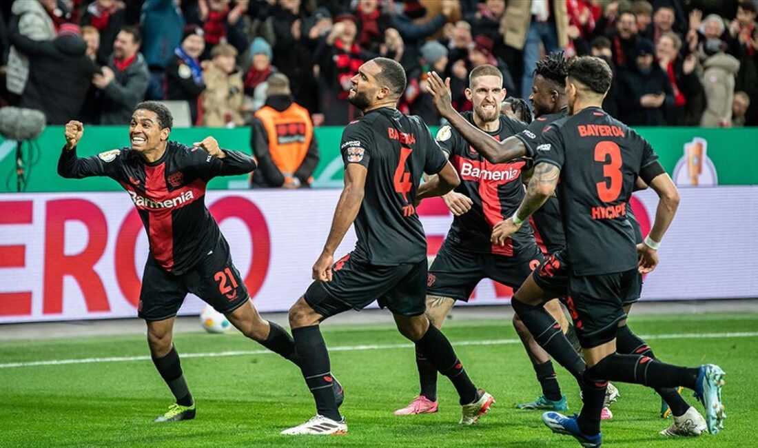 Almanya Birinci Futbol Ligi'nde (Bundesliga) namağlup lider Bayer Leverkusen, Avrupa'nın