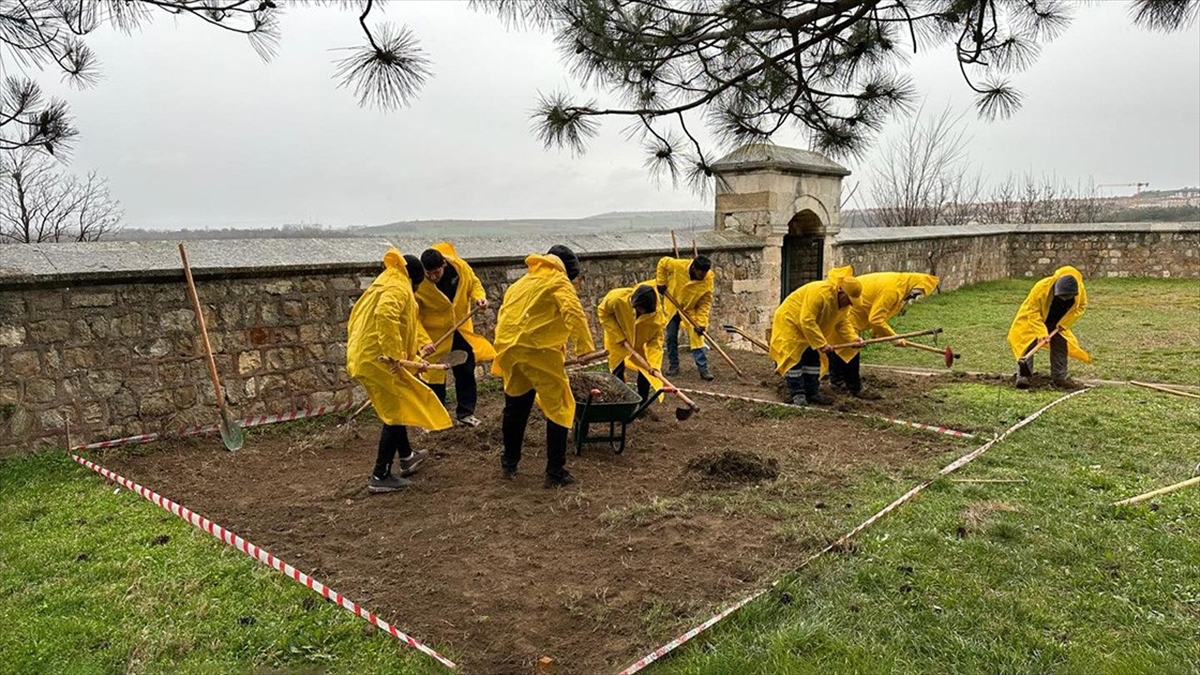 Edirne Mevlevihanesi'nin ihyası kapsamında kazı çalışmaları başlatıldı.