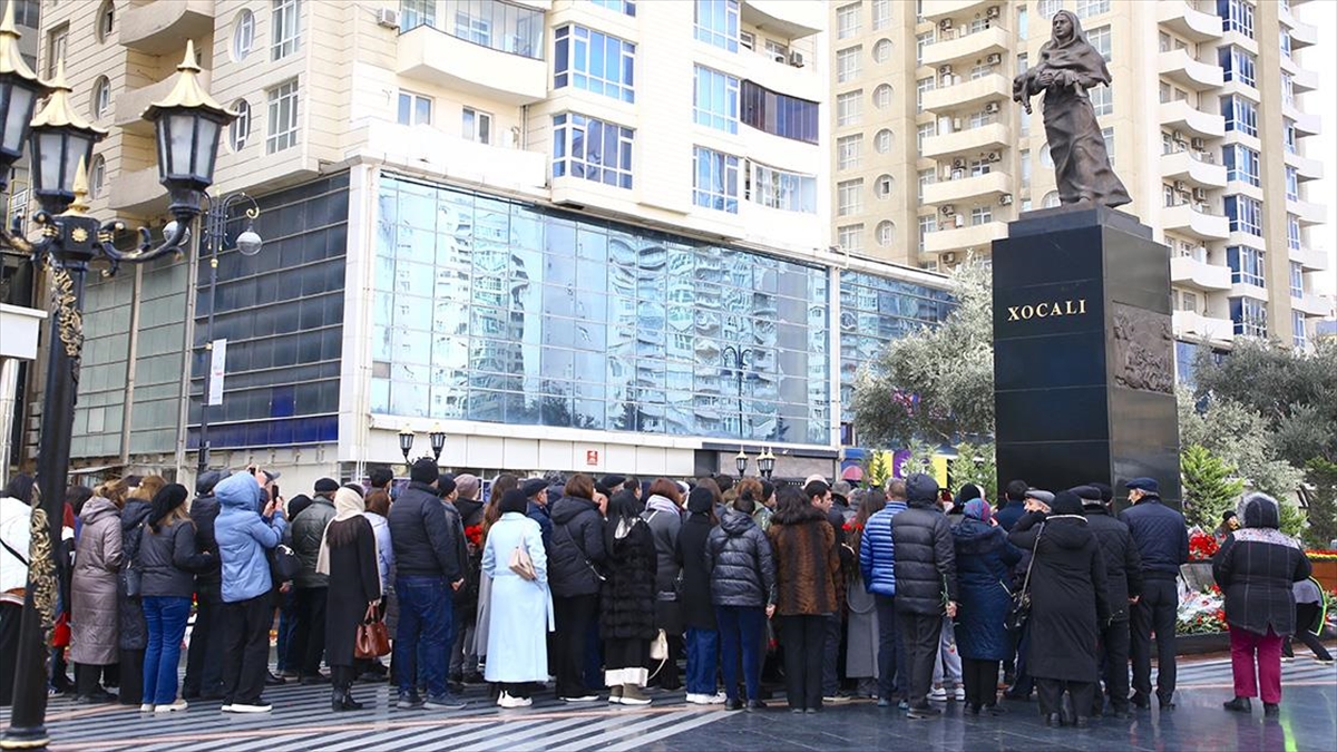 Azerbaycan'da Ermenilerin 26 Şubat 1992'de gerçekleştirdiği Hocalı Katliamı'nın kurbanları anılıyor.