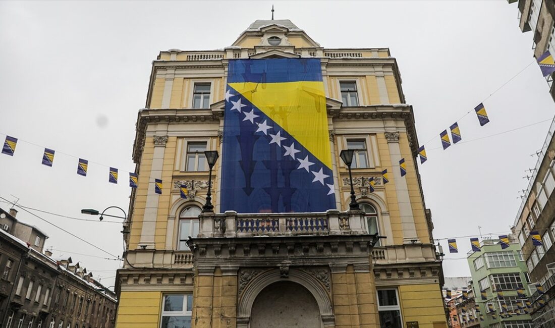 Bosna Hersek, 29 Şubat-1 Mart 1992'de yapılan referandumla Yugoslavya'dan ayrılarak