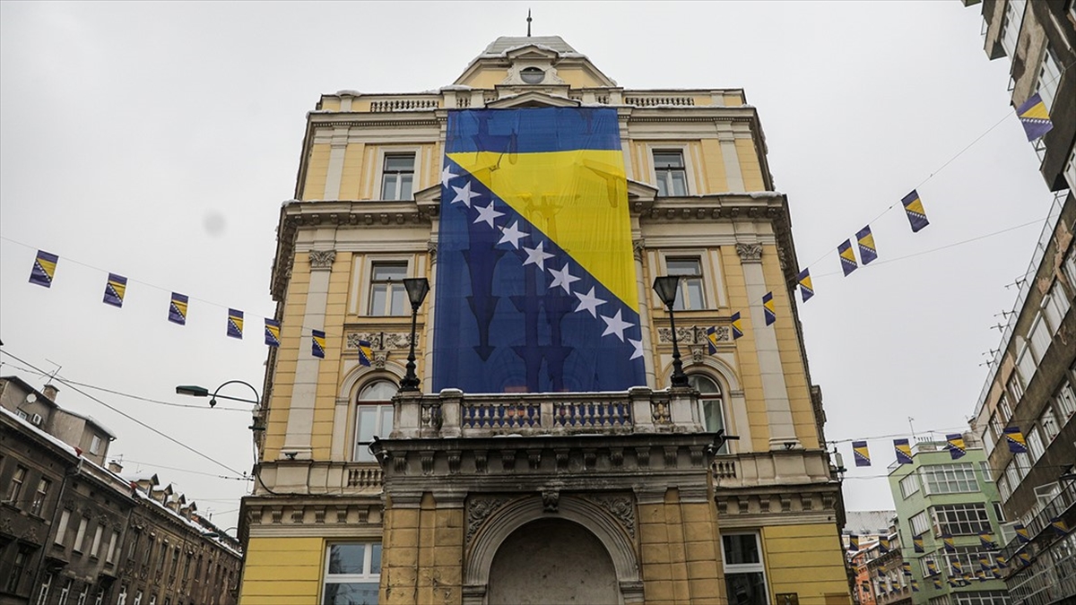 Bosna Hersek, 29 Şubat-1 Mart 1992'de yapılan referandumla Yugoslavya'dan ayrılarak