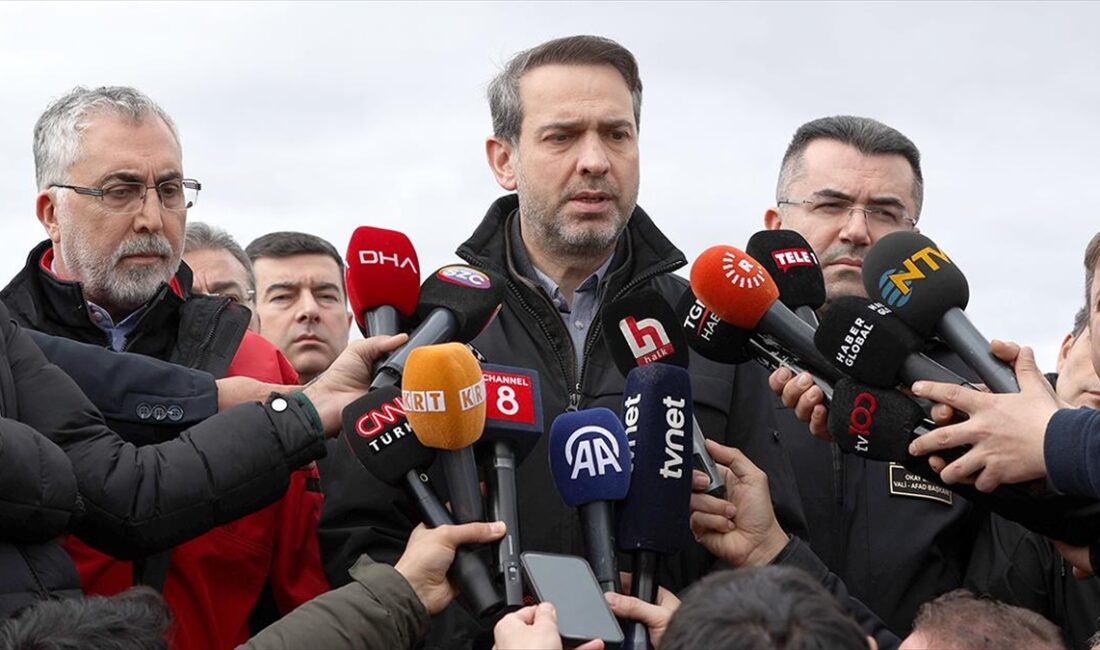 Enerji ve Tabii Kaynaklar Bakanı Alparslan Bayraktar, Erzincan'ın İliç ilçesinde