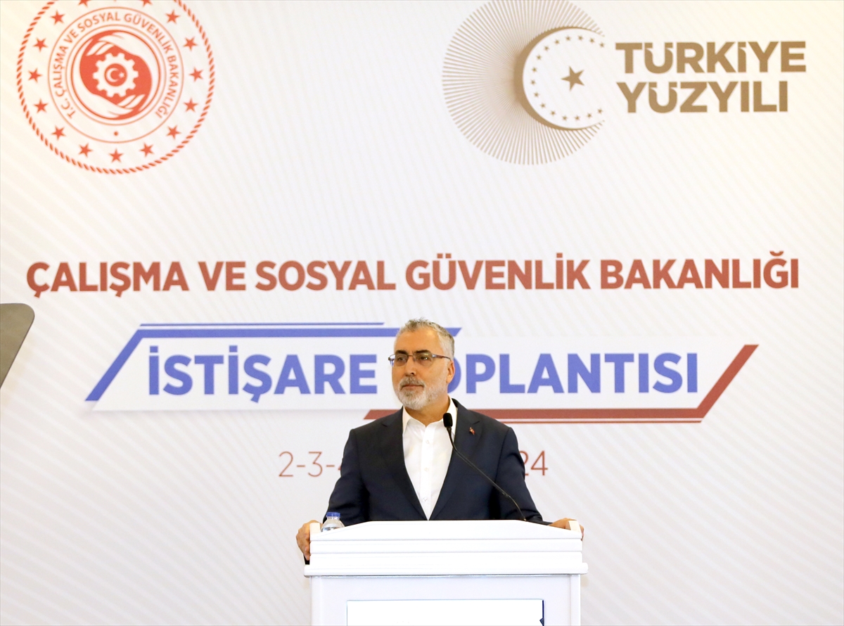 ANTALYA (AA) – Çalışma ve Sosyal Güvenlik Bakanı Vedat Işıkhan,