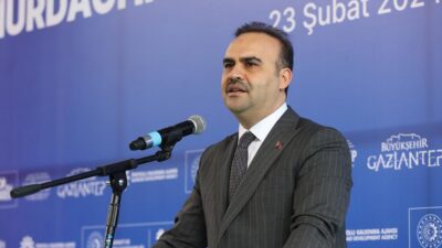 Sanayi ve Teknoloji Bakanı Mehmet Fatih Kacır, deprem bölgesindeki vatandaşları