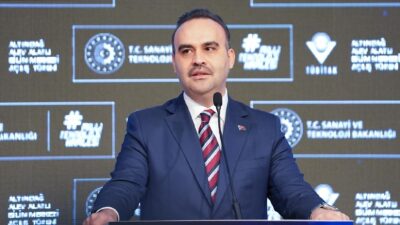 Sanayi ve Teknoloji Bakanı Mehmet Fatih Kacır, bilimde kadının rolünün