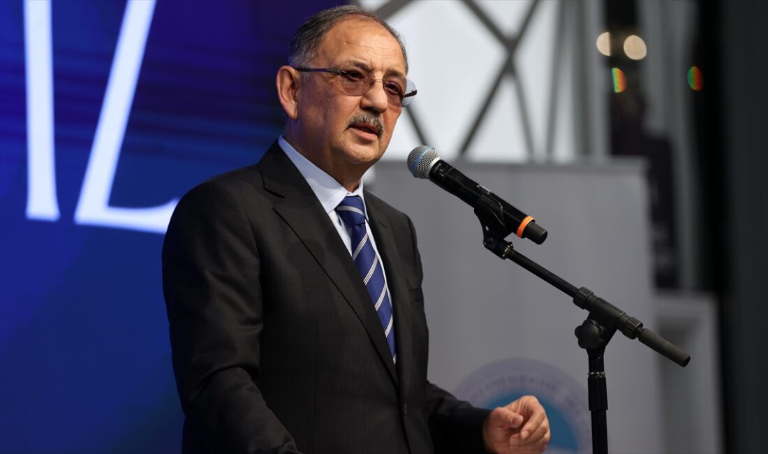 KAYSERI (AA) – Bakan Özhaseki, Kayseri Büyükşehir Belediyesi tarafından düzenlenen