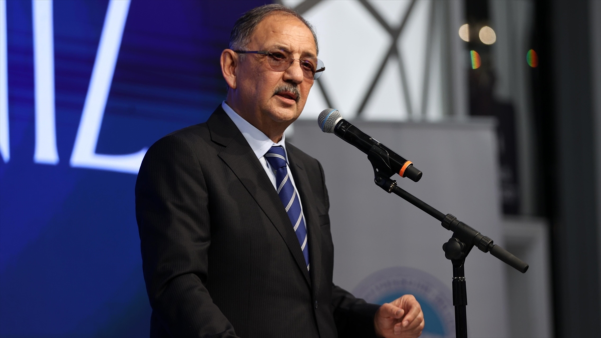 KAYSERI (AA) – Bakan Özhaseki, Kayseri Büyükşehir Belediyesi tarafından düzenlenen