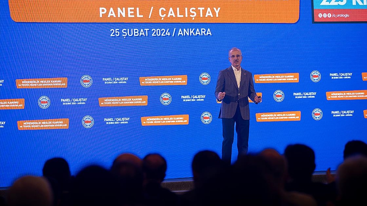 Ulaştırma ve Altyapı Bakanı Abdulkadir Uraloğlu, "Haberleşmede birinci etapta 5G'ye