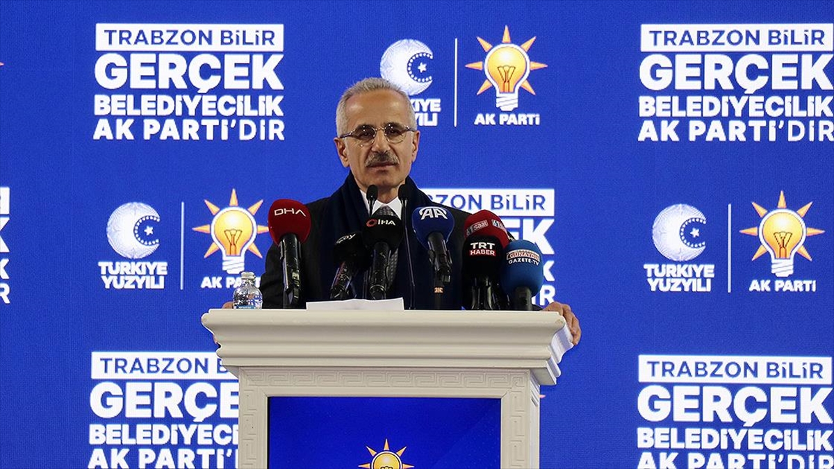 Ulaştırma ve Altyapı Bakanı Uraloğlu, "Hızlı treni Ankara'dan Sivas'a ulaştırdık.