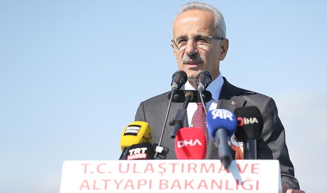 Ulaştırma ve Altyapı Bakanı Abdulkadir Uraloğlu, "Ülkemiz ekonomisinin Türkiye Yüzyılı