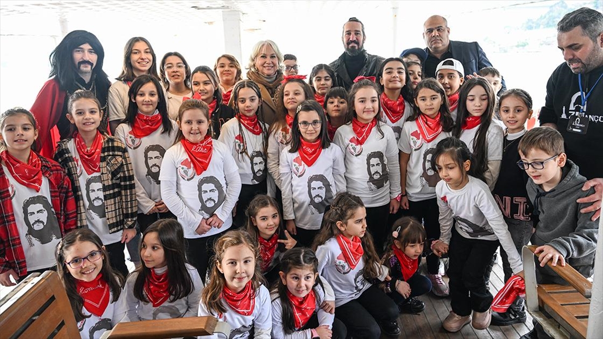 Anadolu rock müziğinin usta ismi, şarkıcı, besteci, söz yazarı ve
