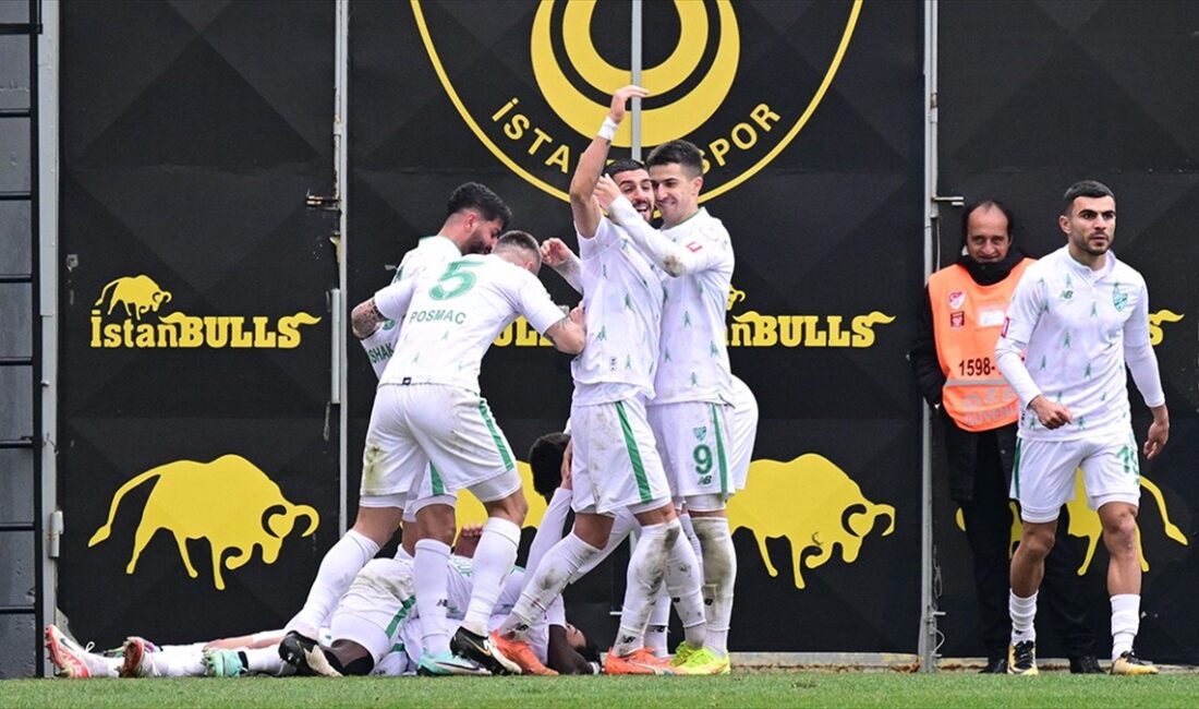 Teknik direktör Yalçın Koşukavak, "Lig zorlaşıyor. İnşallah kaybetmeden devam ederiz."