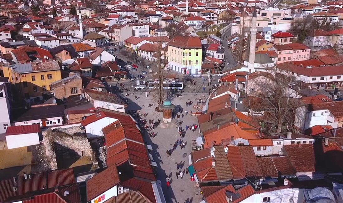 Bosna Hersek'in başkenti Saraybosna'daki Osmanlı mirası tarihi Başçarşı'daki Sebil çeşmesinin