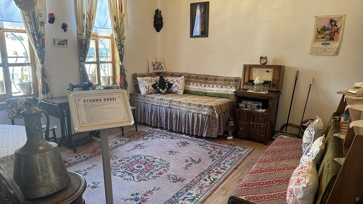 Kentin tarihi ve kültürünü yansıtan Çankırı Kültür Evi, törenle açıldı.