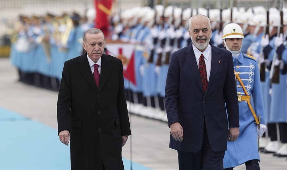 Cumhurbaşkanı Erdoğan, Türkiye'ye ziyarette bulunan Arnavutluk Başbakanı Rama'yı resmi törenle