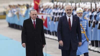 Cumhurbaşkanı Erdoğan, Türkiye'ye ziyarette bulunan Arnavutluk Başbakanı Rama'yı resmi törenle