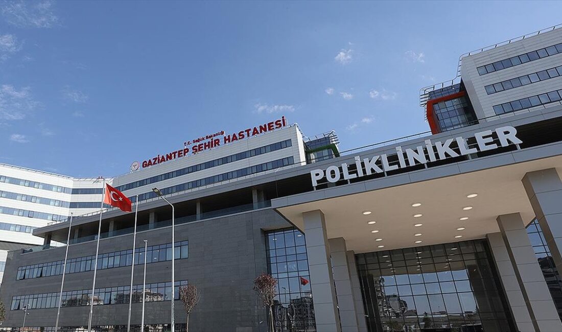 Cumhurbaşkanı Recep Tayyip Erdoğan, Gaziantep Şehir Hastanesi ve bağlantı yollarının