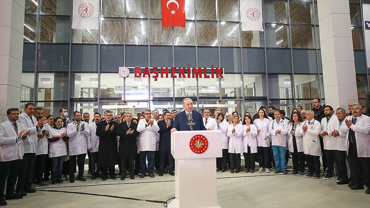 Cumhurbaşkanı Erdoğan, "Amacımız mümkün olan en kısa sürede Hatay başta