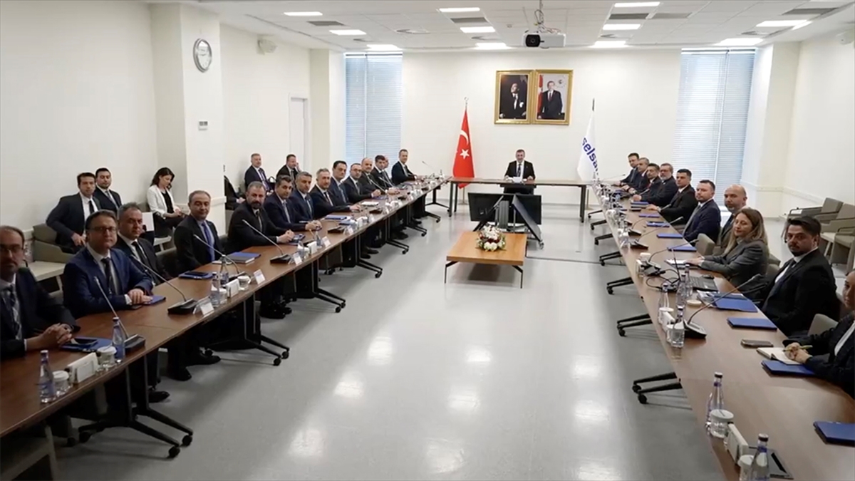 Cumhurbaşkanı Yardımcısı Cevdet Yılmaz, "Savunma sanayimizde daha birçok yerli ve