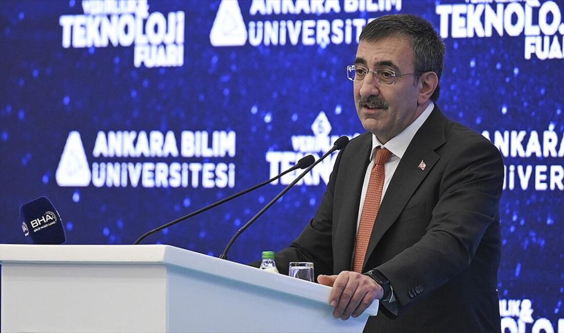Cumhurbaşkanı Yardımcısı Cevdet Yılmaz, "Ülkemizi kritik teknolojilerin pazarı değil, üreticisi