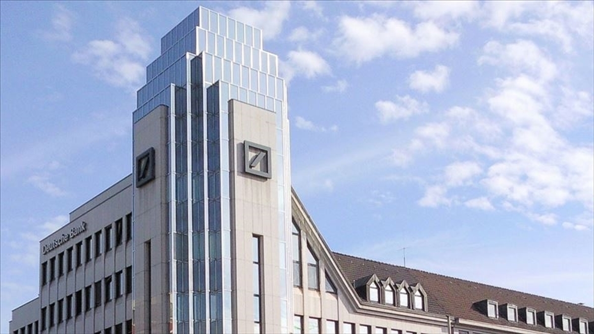 Merkezi Frankfurt'ta bulunan Almanya'nın en büyük bankalarından Deutsche Bank, vergi
