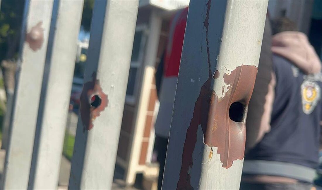 İstanbul Adalet Sarayı önündeki polislerle bazı vatandaşlara silahla ateş ederek