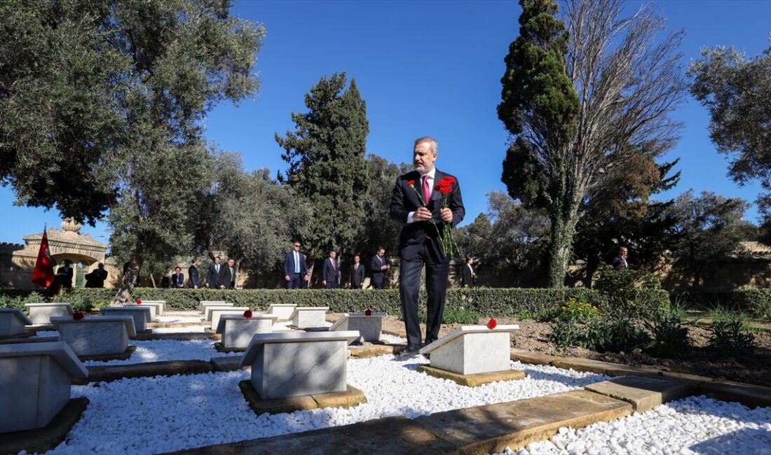 Resmi temaslar için Malta'da bulunan Bakan Fidan, adanın Marsa semtinde
