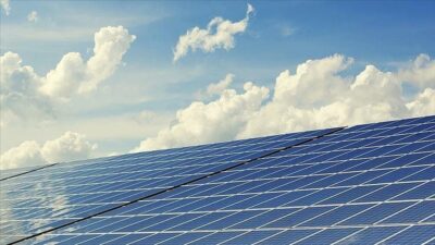 Türkiye'de geçen yıl güneş enerjisi kapasitesinin, hibrit santrallerin katkısıyla rüzgar