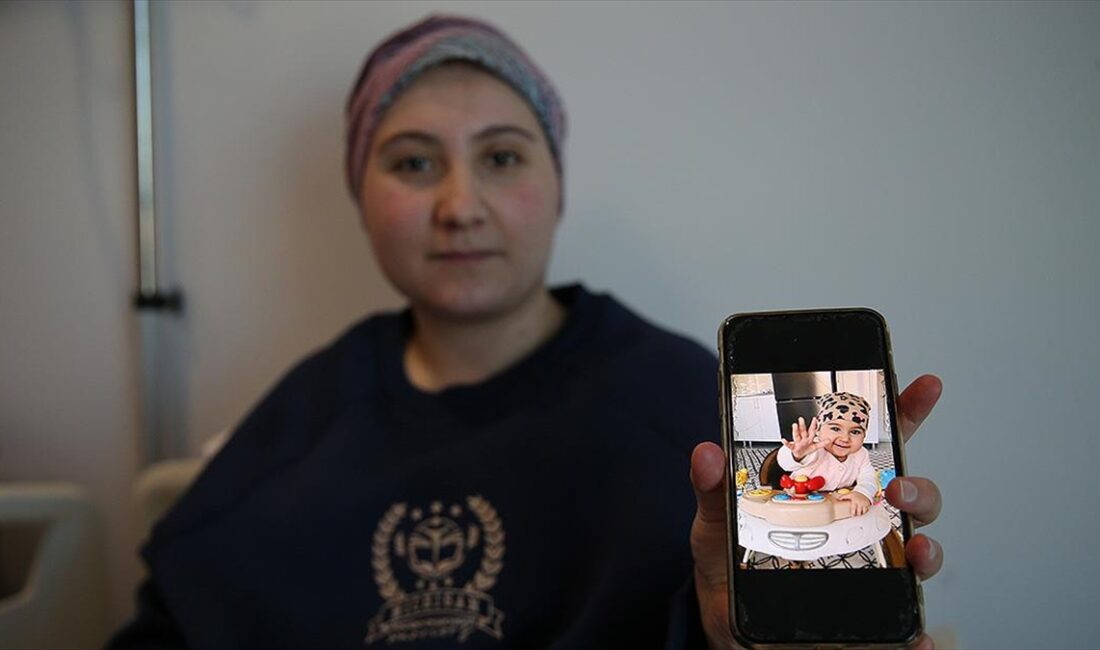 Kahramanmaraş merkezli depremlerden etkilenen Malatya'da, yıkılan evlerinin altında kalan eşini