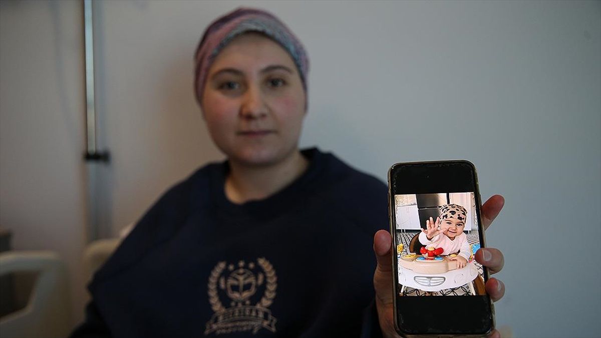 Kahramanmaraş merkezli depremlerden etkilenen Malatya'da, yıkılan evlerinin altında kalan eşini