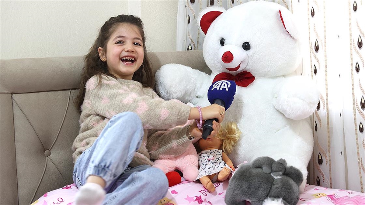 Enkazdan çıkarıldığında su içmek isteyip istemediği sorusuna verdiği "Yok, daha