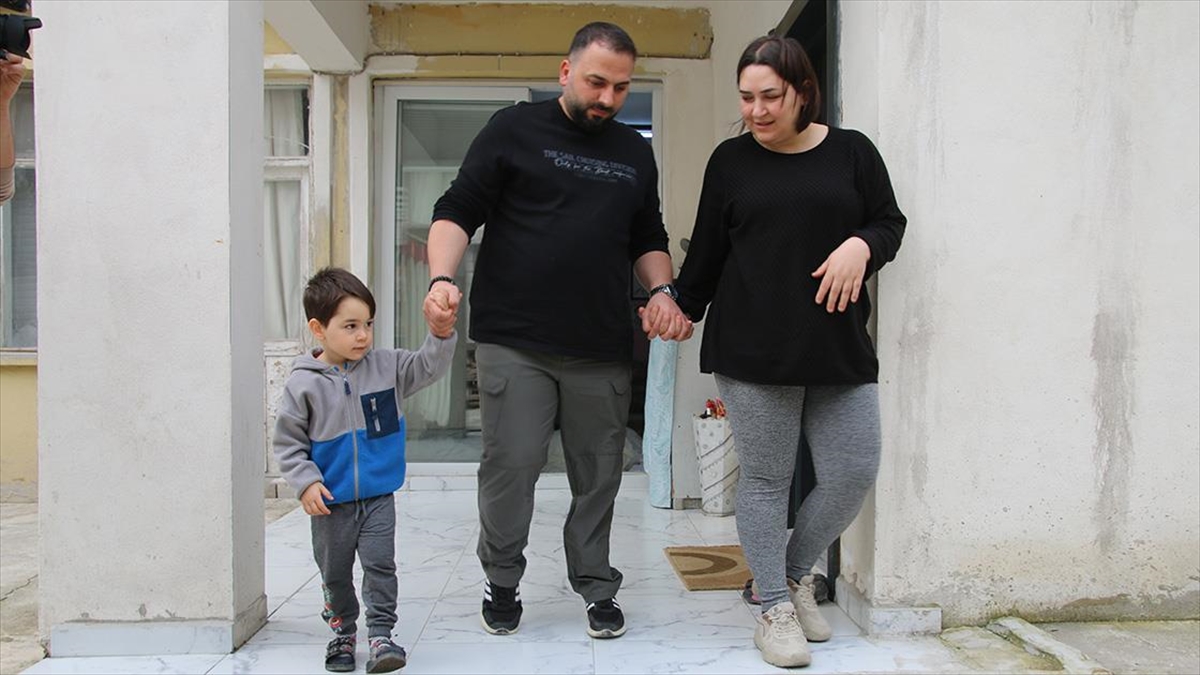 Hatay'da, depremlerde yıkılan evinin enkazından 48 saat sonra kurtarılan ve