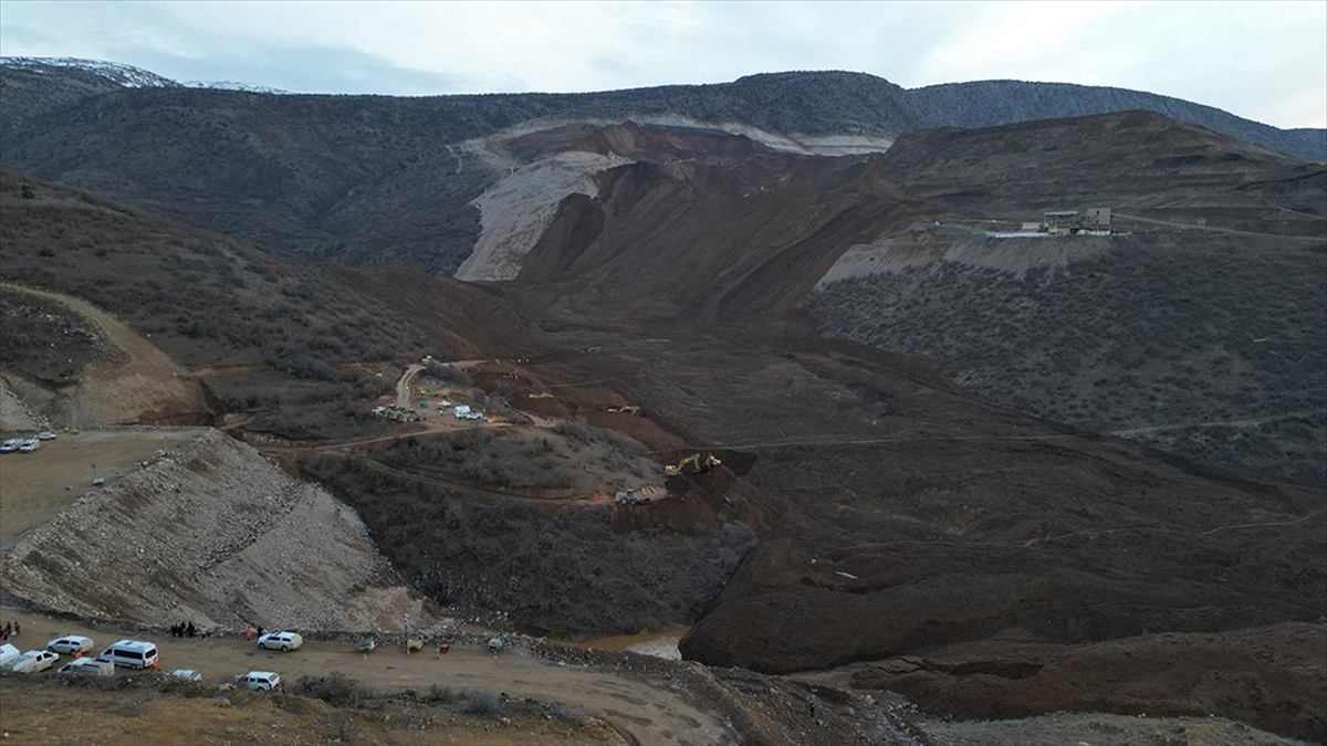 Erzincan'da maden ocağındaki toprak kaymasına ilişkin soruşturmada, aralarında firmanın Kanadalı