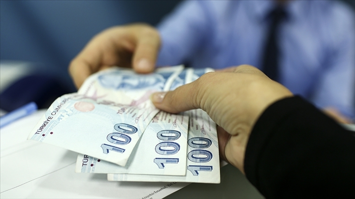 Aile ve Sosyal Hizmetler Bakanı Mahinur Özdemir Göktaş, evlerinde bakılan
