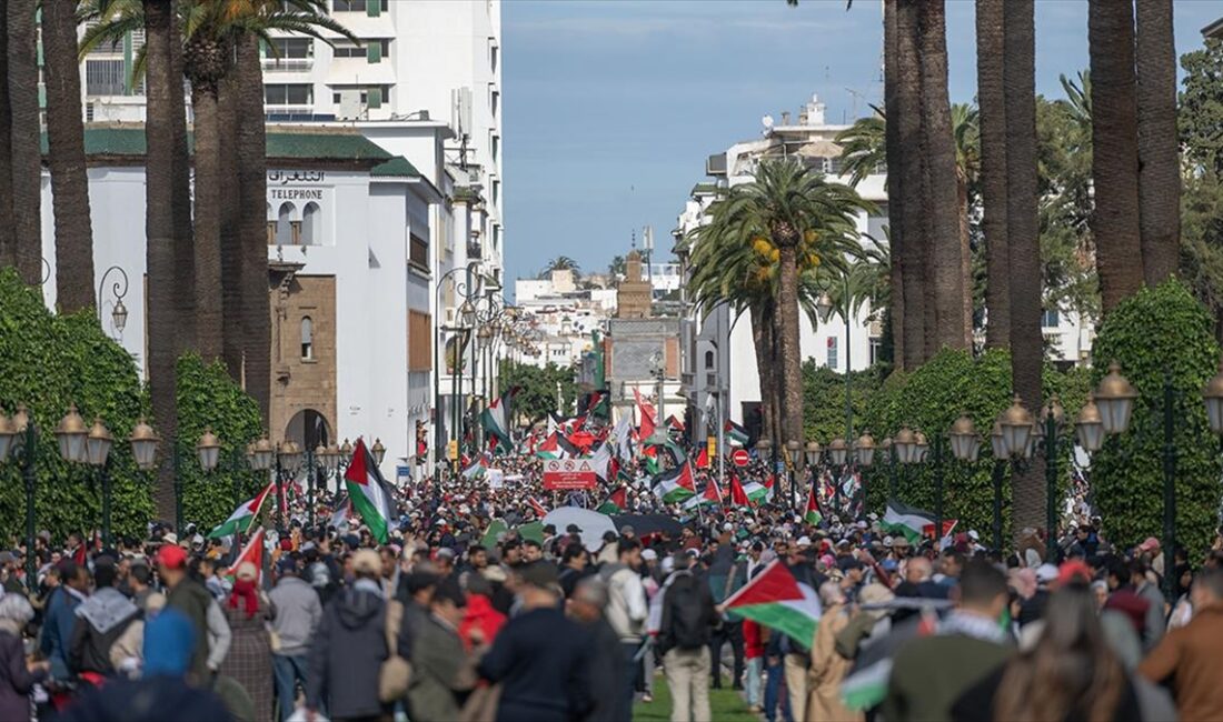 RABAT (AA) – Tanca’da sokağa çıkan yüzlerce eylemci, Gazze sakinlerine