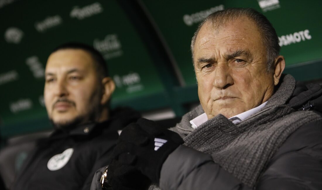 Yunanistan Süper Ligi'nde teknik direktörlüğünü Fatih Terim'in yaptığı Panathinaikos, konuk