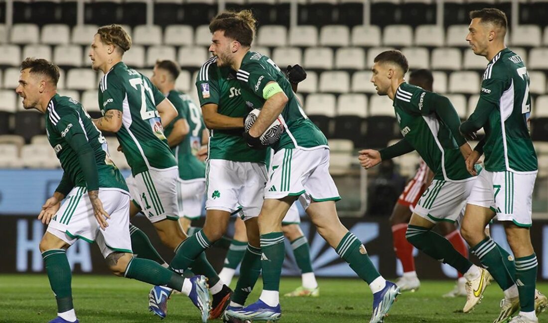 Teknik direktörlüğünü Fatih Terim'in yaptığı Panathinaikos, Yunanistan Kupası'nda PAOK'u eleyerek