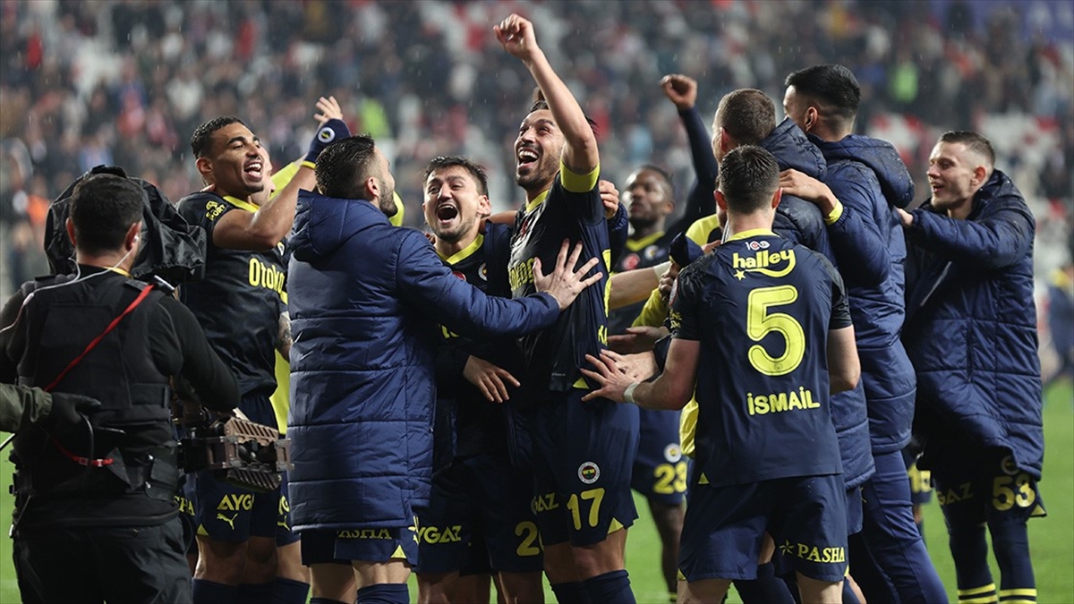 Trendyol Süper Lig'de 24. hafta yapılan üç maçla tamamlandı.