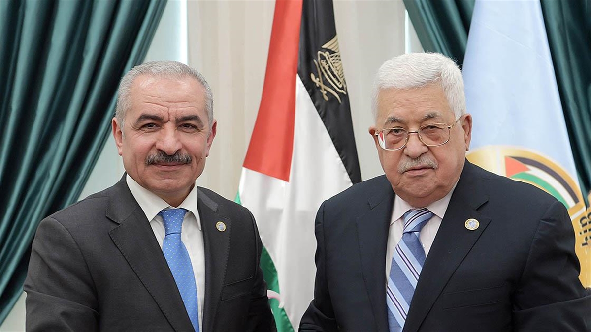 Abbas, istifasını sunan Iştiyye'den ve kabinedeki diğer bakanlardan yeni hükümet