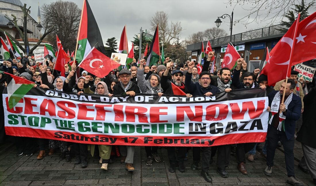 İSTANBUL (AA) – İsrail’in, Filistin’e karşı yaptığı insanlık suçlarını protesto