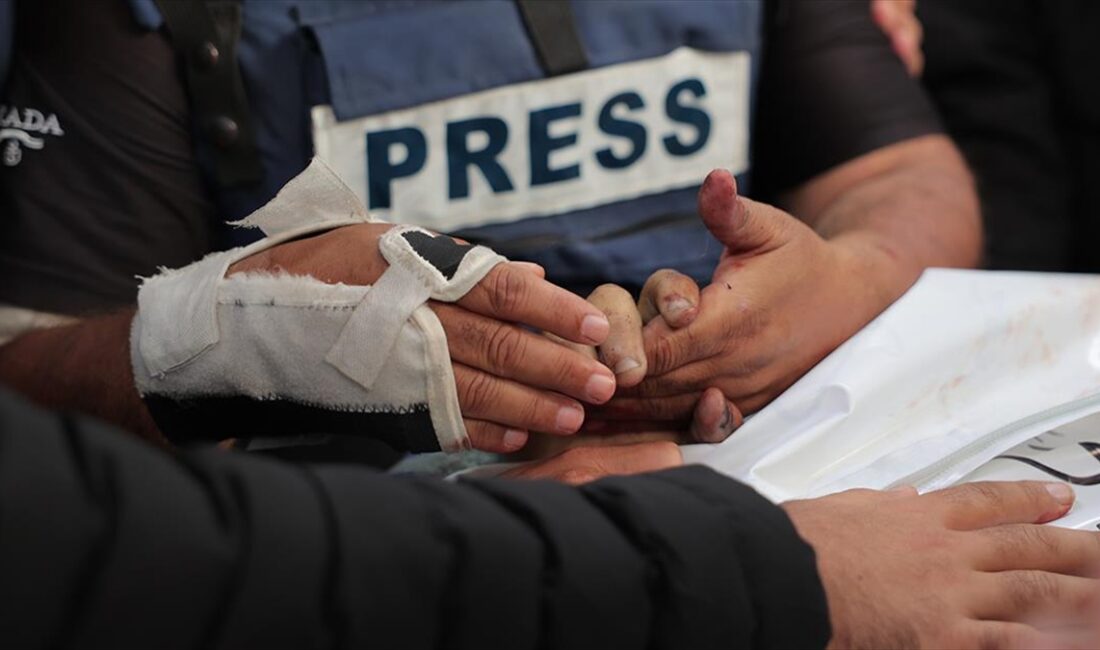 Filistinli Gazeteciler Sendikası Başkanı Nasır Ebu Bekir, İsrail'in Gazze Şeridi'nde