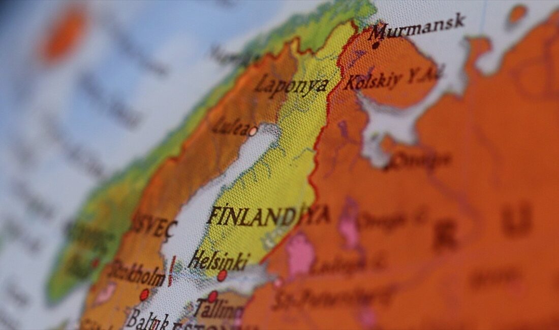 Finlandiya, "düzensiz göçmen akışına" karşı Rusya ile sınırını kapatma kararını